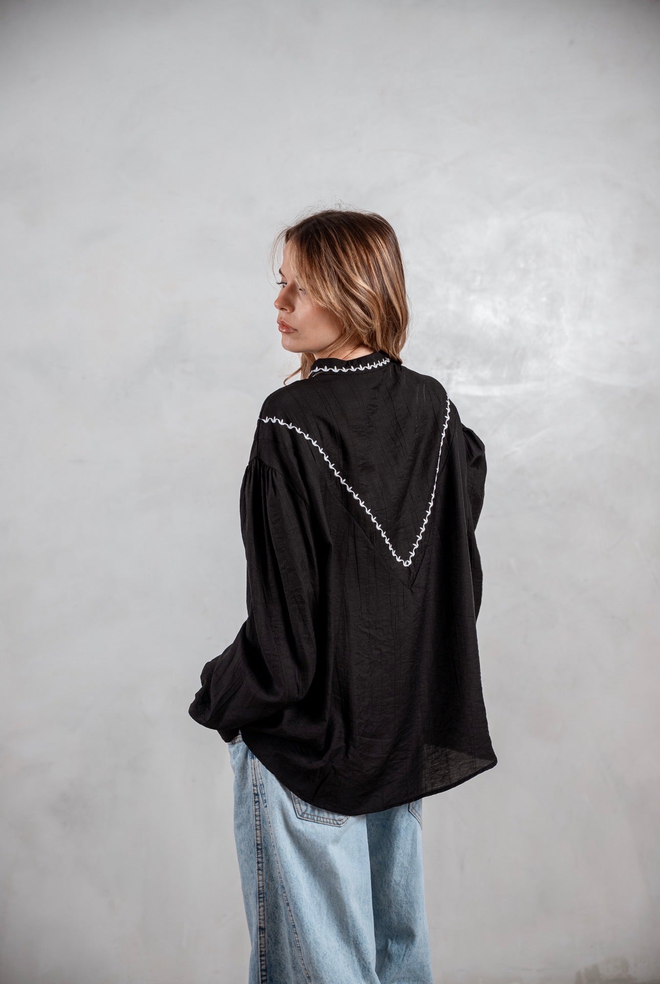 Camisa Ágatha negra