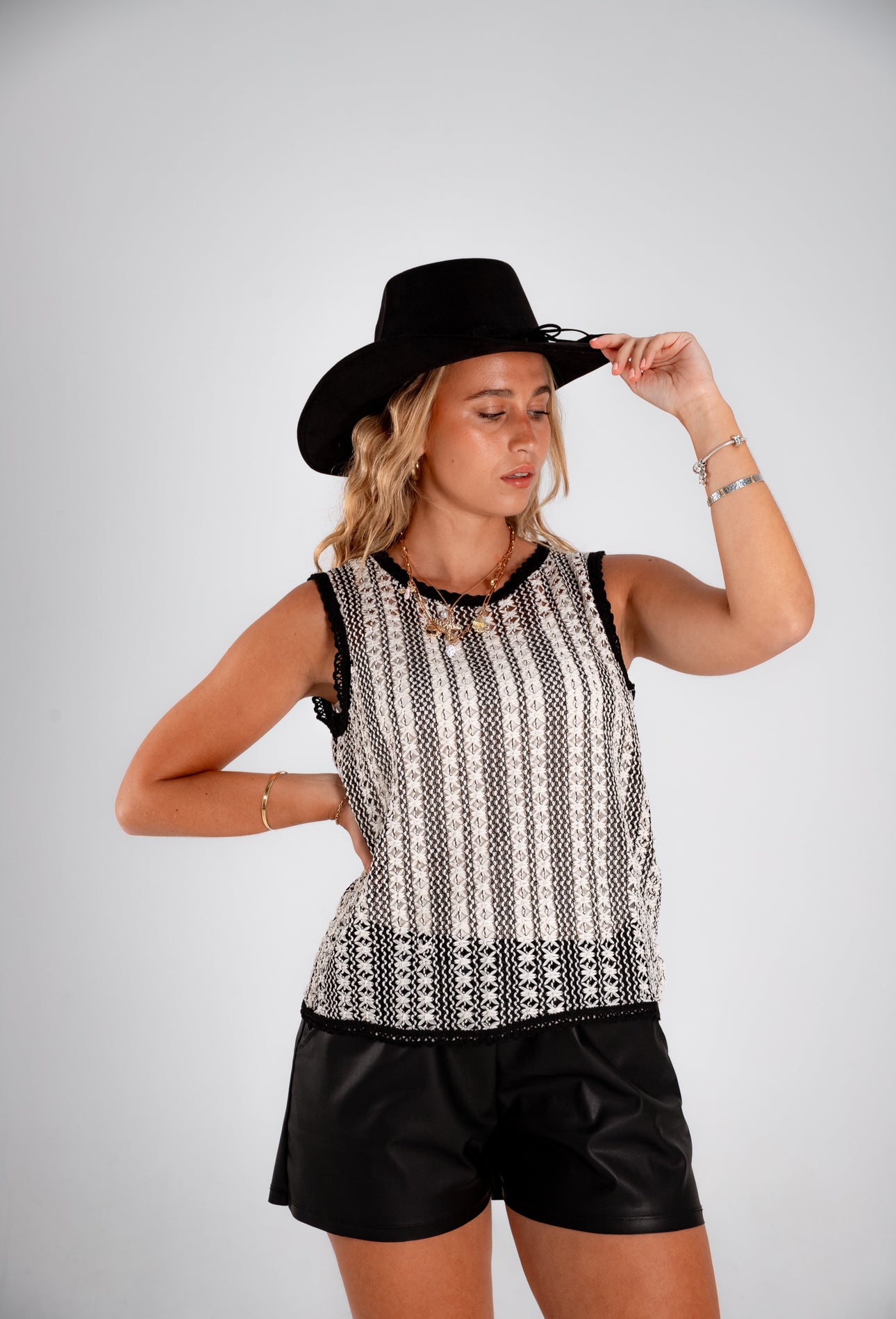 Blusa Gabrielle negro con blanco